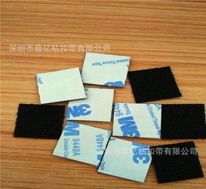 无痕不残留，稳固不移位 汽车避光垫与防踢垫的得力助手——3M背胶魔术贴与松紧带固定方案